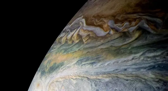 Поверхность Юпитера крупным планом