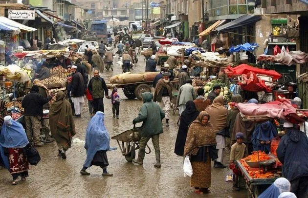 Но даже с учётом всего экономического роста Афганистан остаётся в числе беднейших стран мира, где более половины населения живёт за чертой бедности