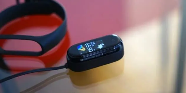 Xiaomi Mi Band 4: инструкция на русском языке — как включить, настроить и подключить фитнес браслет Mi Band 4 к телефону?