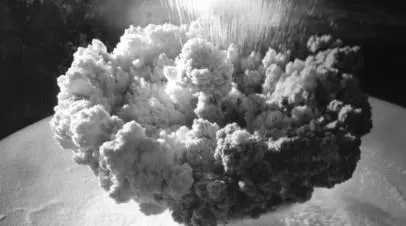 Взрыв советской атомной бомбы на территории полигона на Новой Земле