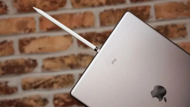 Как заряжать Apple Pencil от iPad Pro