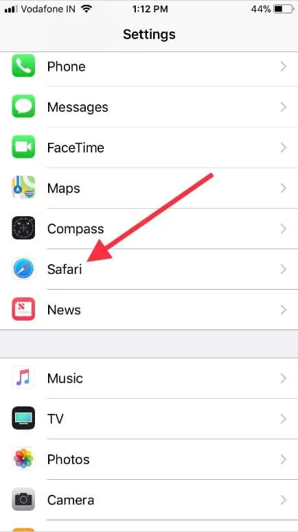 откройте настройки Safari на своем iPhone, чтобы очистить файлы cookie истории и данные просмотров