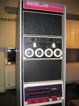 Компьютер Альтаир 8800