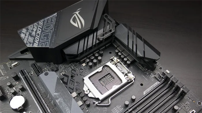 ASUS ROG STRIX Z390-E Gaming Motherboard Review | Play3r